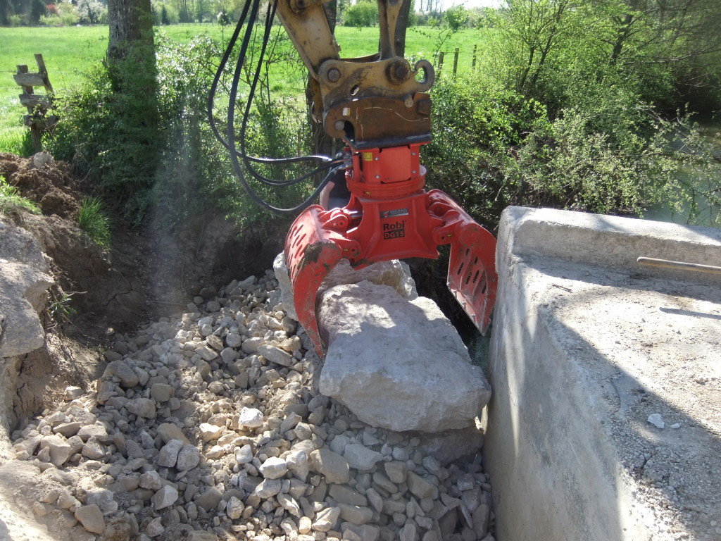 Consolidation par enrochement pont 2 1024x768