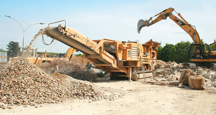 concassage-mobile-sur-chantier-recyclage-materiaux-secs-btp-yonne-89-aube-10